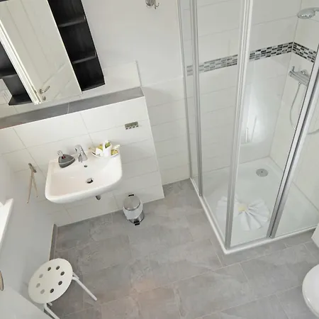 Haus Moenchgut - Haushaelfte 1 