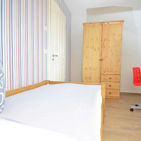 Haus Moenchgut - Haushaelfte 1 