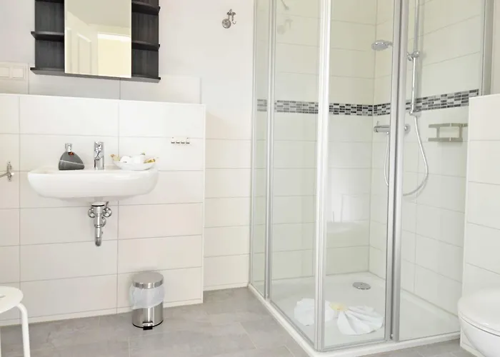 Apartment Haus Mönchgut - Haushälfte 1 Feuerstein Alt Reddevitz