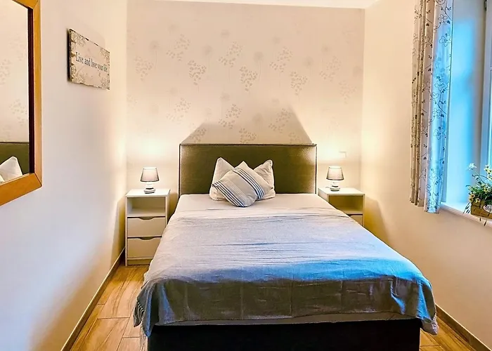 Apartment Haus Mönchgut - Haushälfte 1 Feuerstein Alt Reddevitz